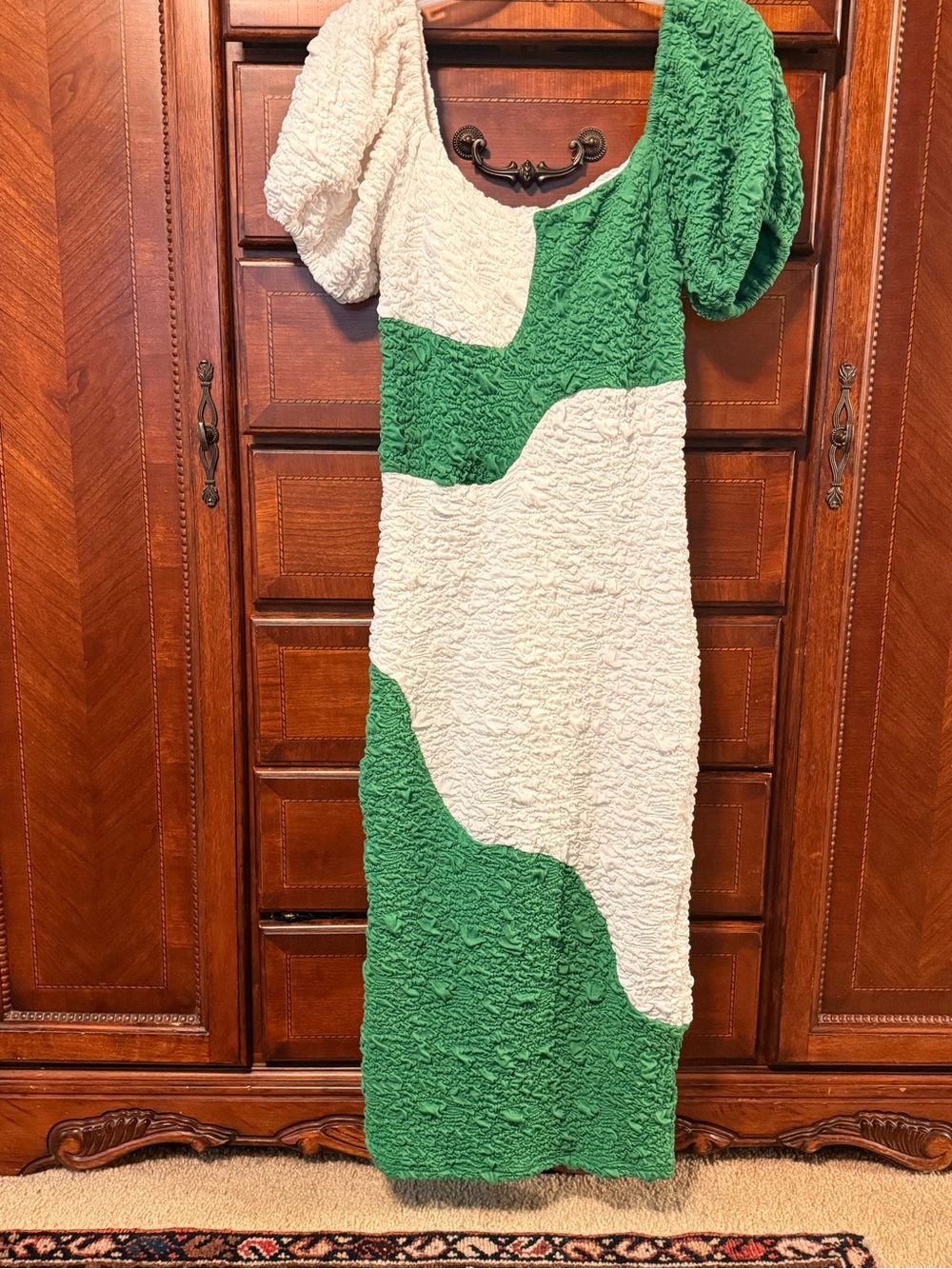 Green and Cream Textured Puff-Sleeve Midi Dress